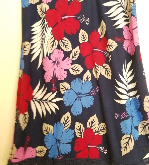 Roxy Hawaiian Skirt - Picture 2 of 8